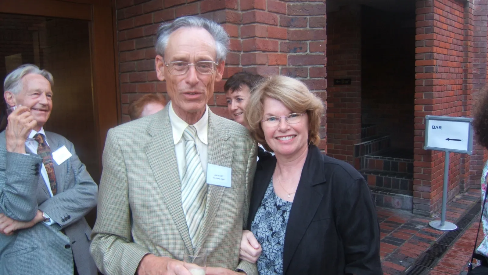 Professor Davis with Professor Sir John Huxtable Elliott, eminent historian of early modern Spain (VII Congreso de la Asociación Internacional del Siglo de Oro, Cambridge University, 2005).